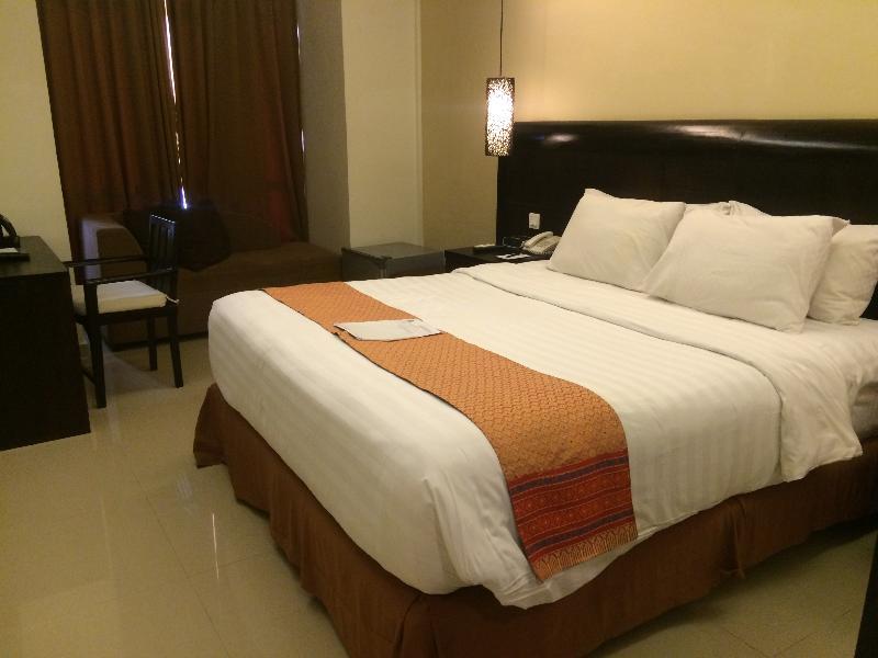 Western Kuta 4*